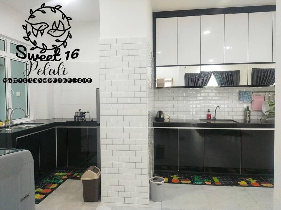 Sweet 16 Pelali Homestay ペンゲラン エクステリア 写真