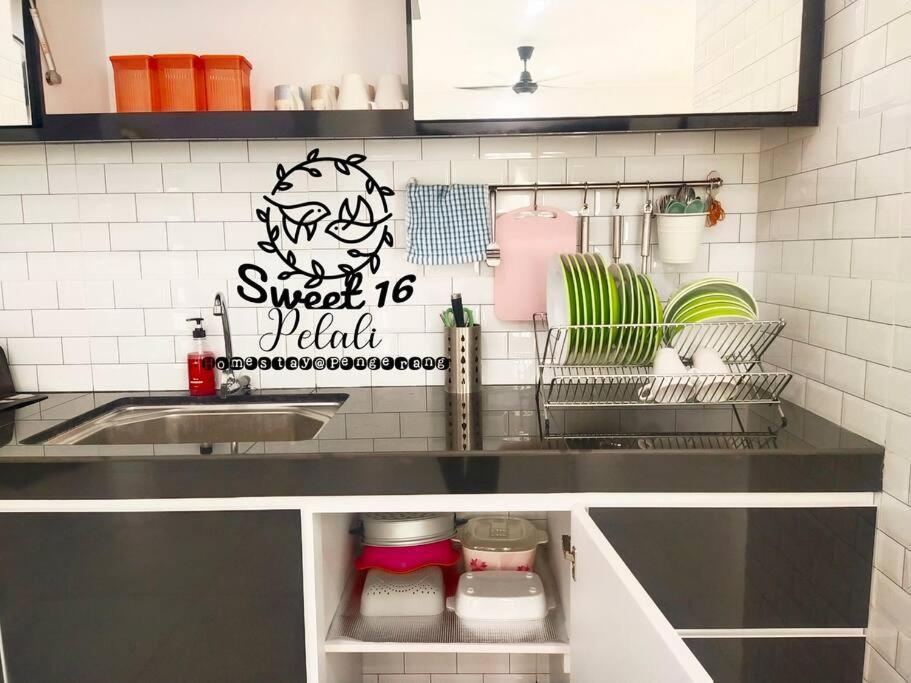 Sweet 16 Pelali Homestay ペンゲラン エクステリア 写真